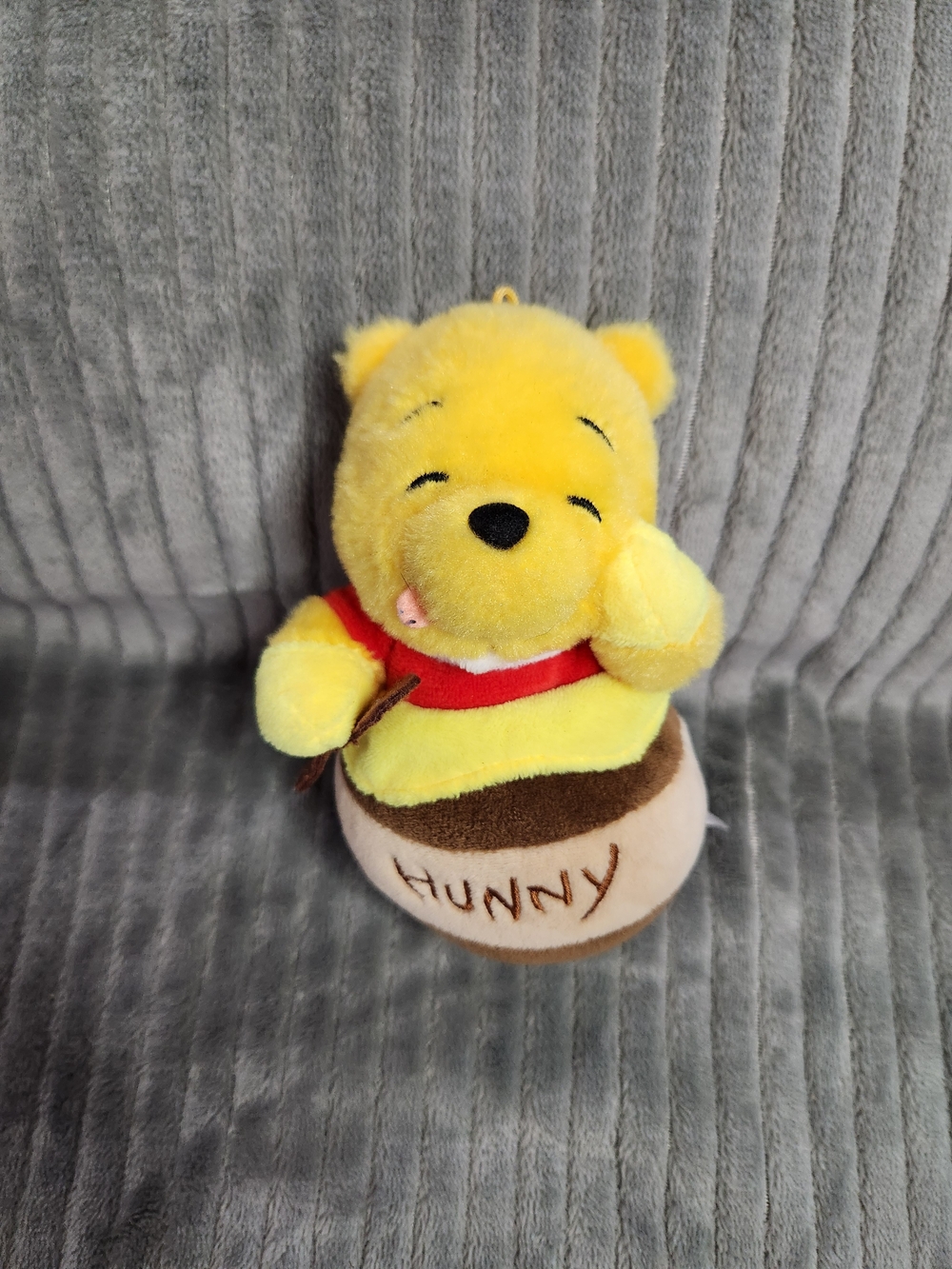 Tokyo Disney Resort Winnie the Pooh Honey Hunny Pot Plush Keychain Bag Charm - Picture 11 of 13